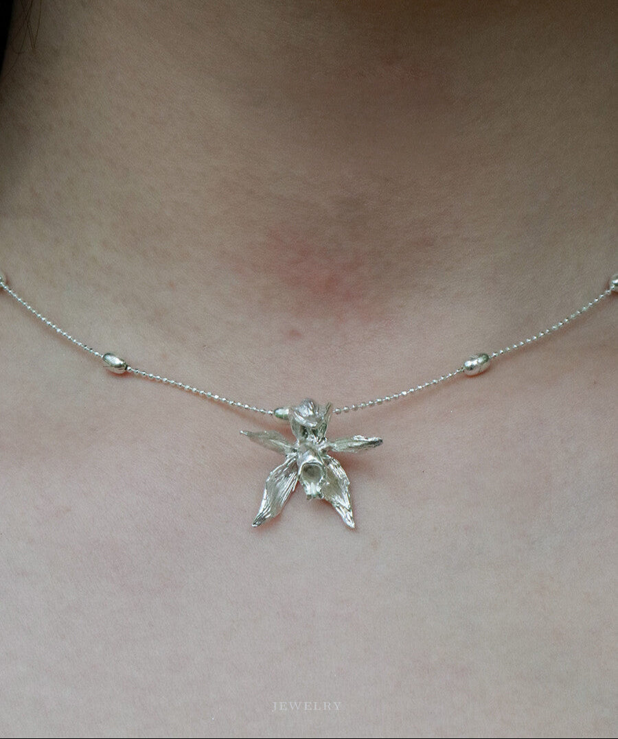 Chinoiserie Coelogyne Cristata Silver Necklace,Lumivault.