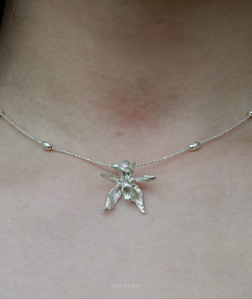 Chinoiserie Coelogyne Cristata Silver Necklace,Lumivault.