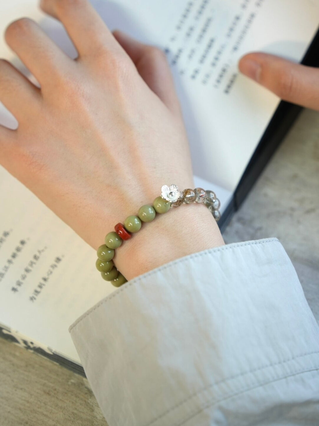 Chinoiserie Field Mountain Tea Beaded Bracelet,Lumivault.