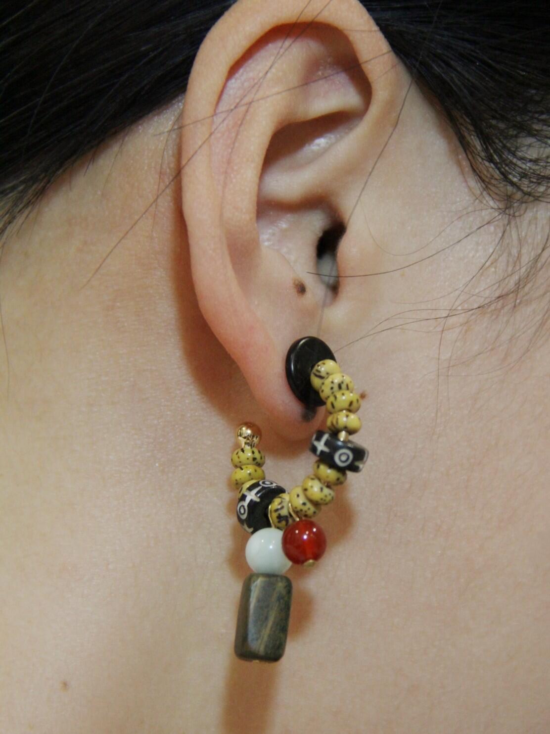 Chinoiserie Mountain Sandalwood Agate Earrings,Lumivault.