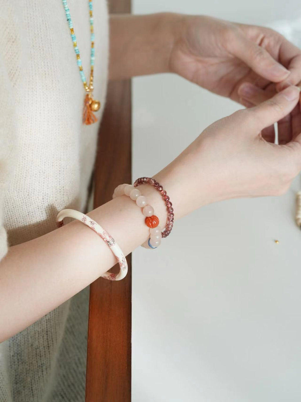 Chinoiserie  Vanilla South Red Agate Bracelet,Lumivault.