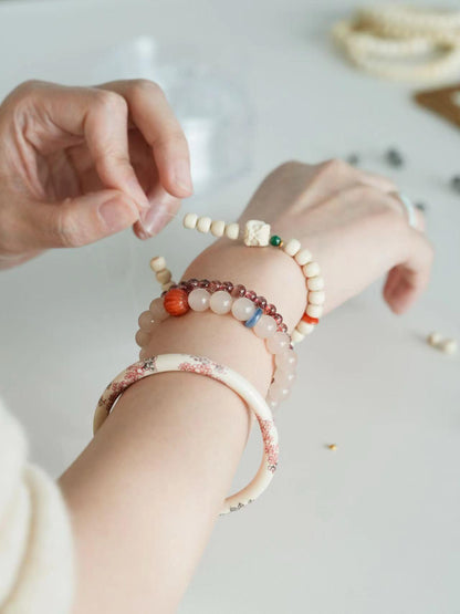 Chinoiserie  Vanilla South Red Agate Bracelet - Lumivault