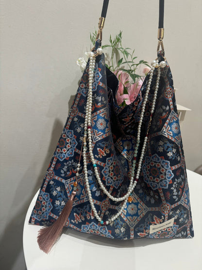 Chinoiserie Immortal Herb Pattern Beaded Tassel Silk Bag - Lumivault