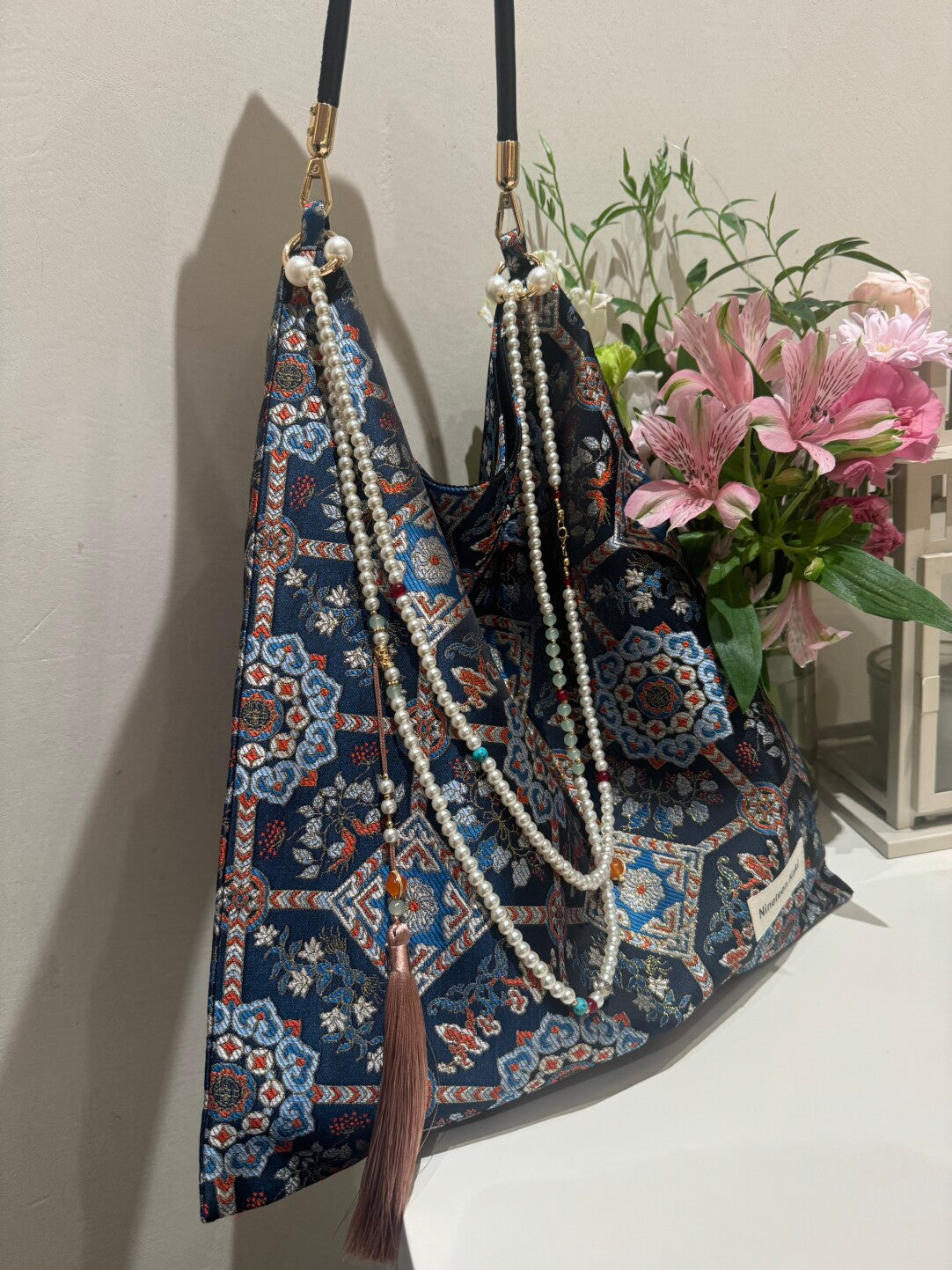 Chinoiserie Immortal Herb Pattern Beaded Tassel Silk Bag - Lumivault