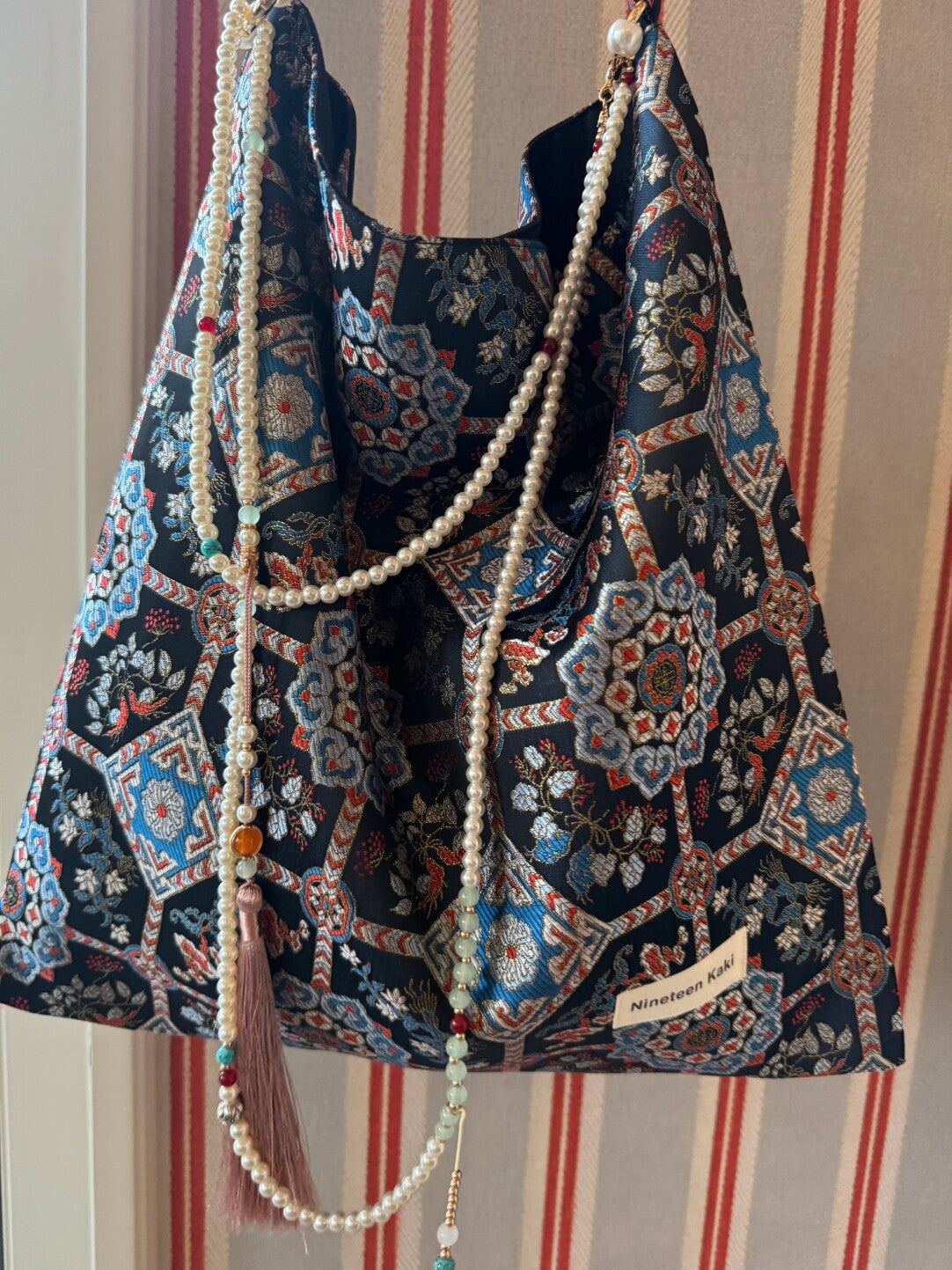 Chinoiserie Immortal Herb Pattern Beaded Tassel Silk Bag - Lumivault