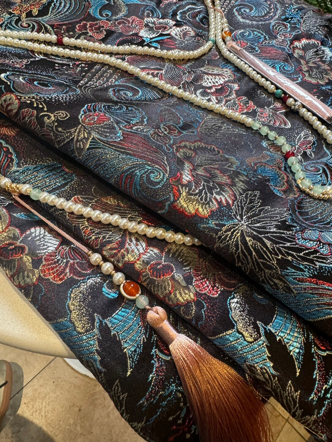 Chinoiserie Luxury Phoenix Tail Pearl Beaded Tassel Silk Bag - Lumivault