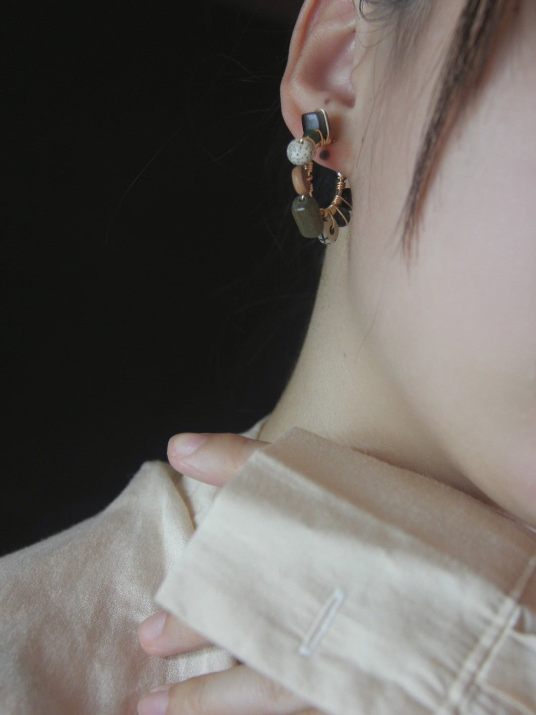 Chinoiserie Natural Bodhi Seeds Hoop Earrings