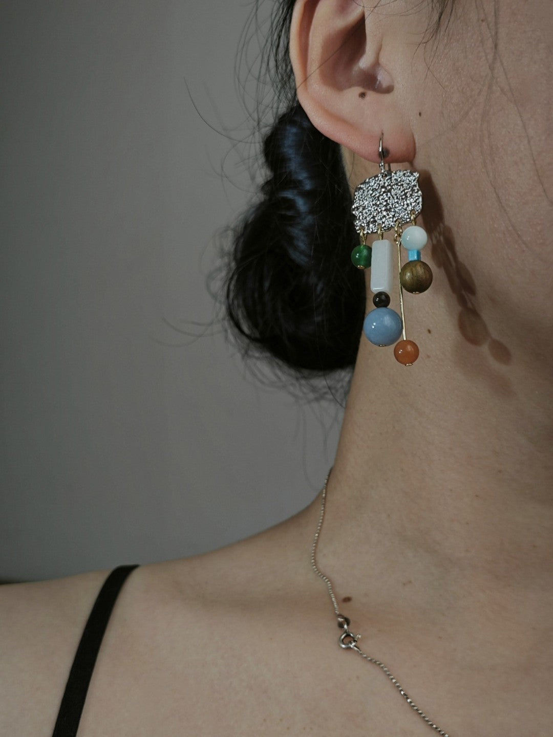 Chinoiserie Natural Sandalwood Asymmetric Silver Earrings