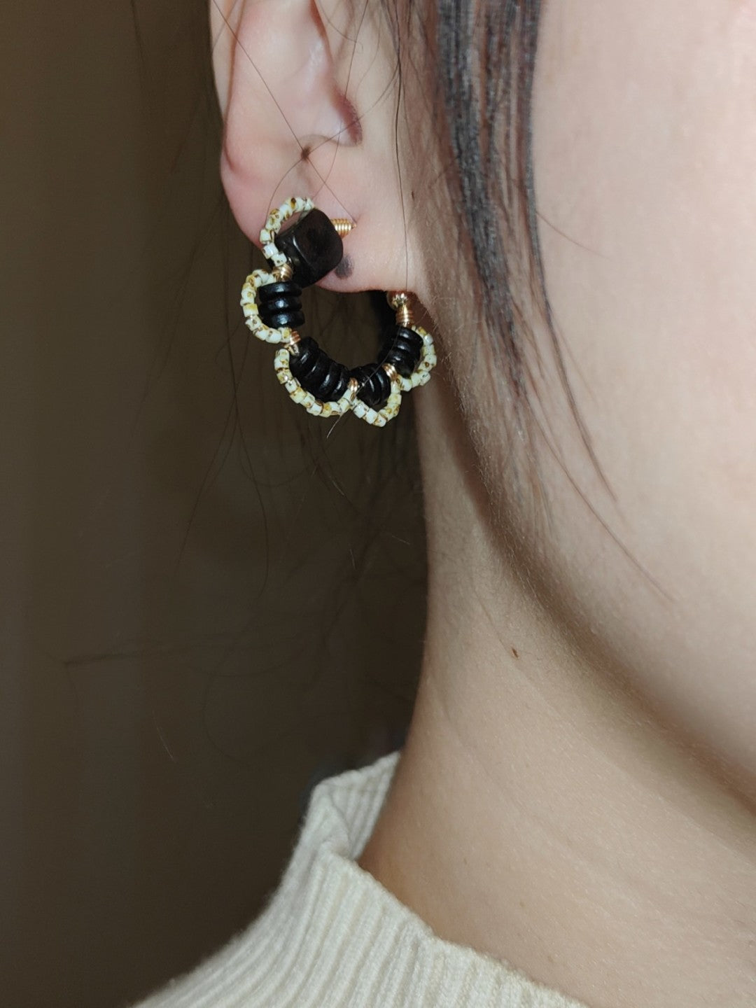 Chinoiserie Natural Sandalwood Flower Hoop Earrings,Black,Lumivault.