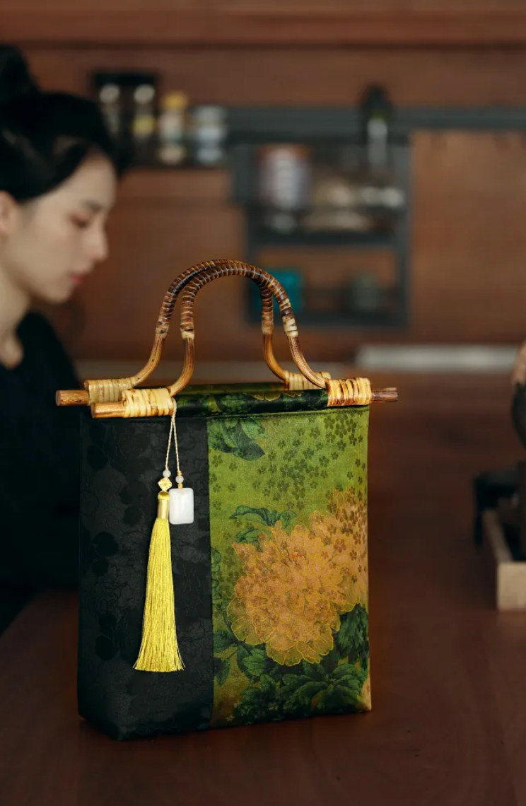 Chinoiserie Peony Bamboo Handle Handbag - Lumivault