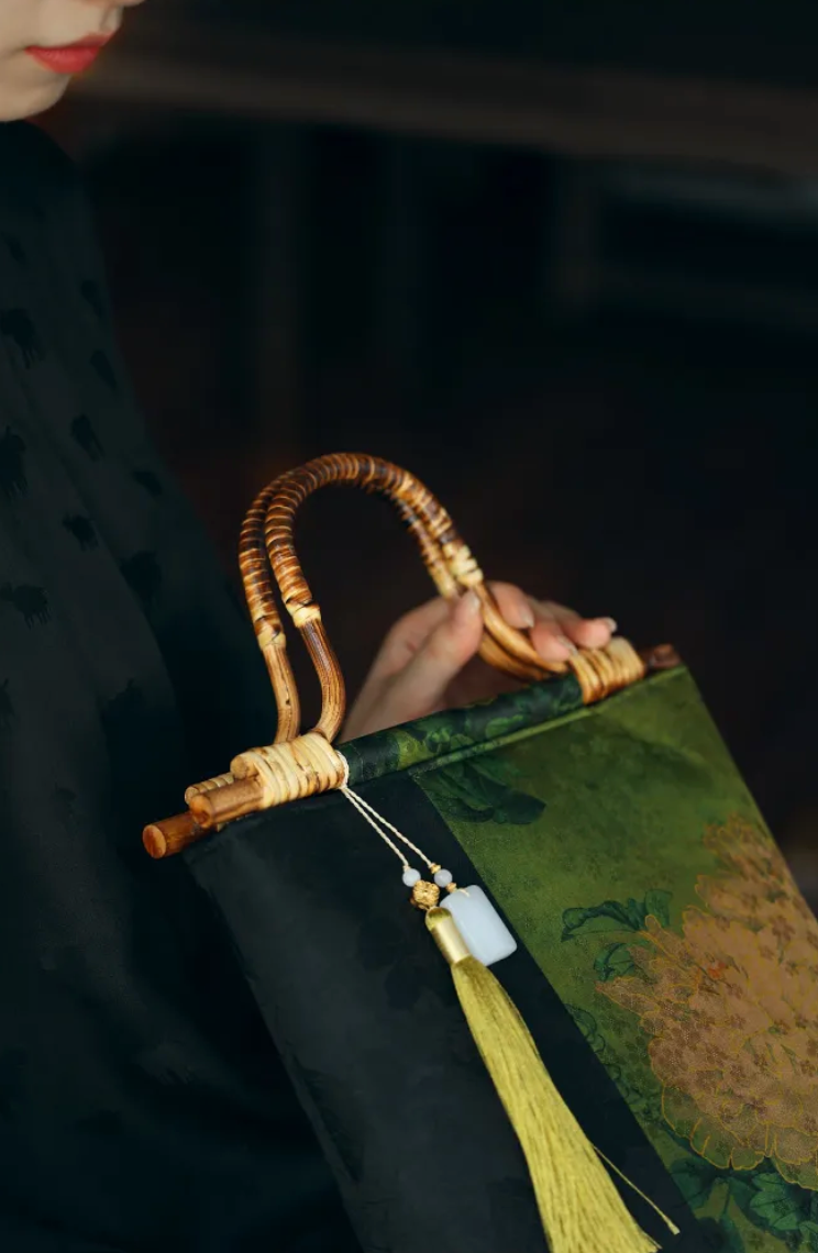 Chinoiserie Peony Bamboo Handle Handbag - Lumivault