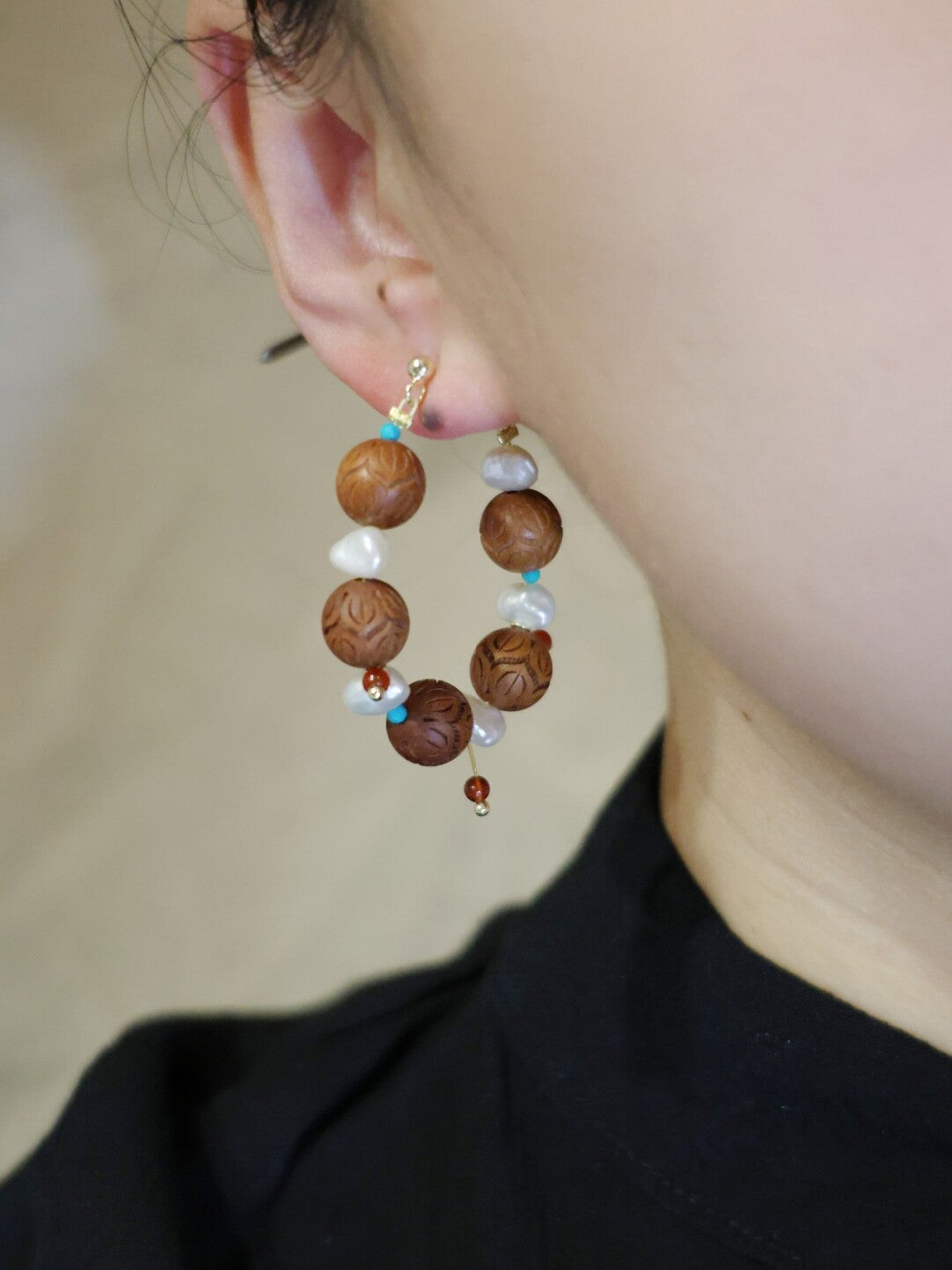 「Chinoiserie」Sandalwood Pearl Beaded Earrings - Lumivault