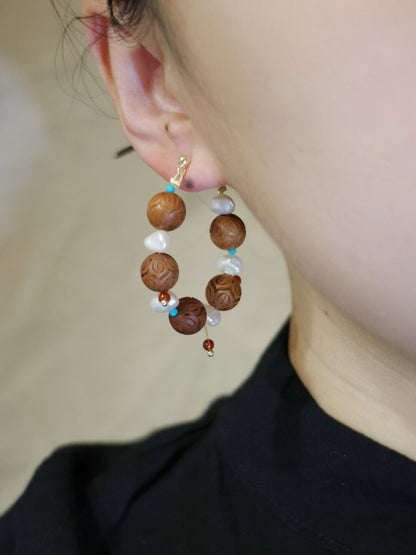 「Chinoiserie」Sandalwood Pearl Beaded Earrings - Lumivault