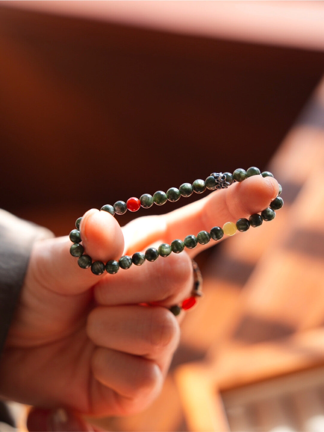 「Chinoiserie」Spring Breeze Brings Faith Green Seraphinite Bracelet - Lumivault