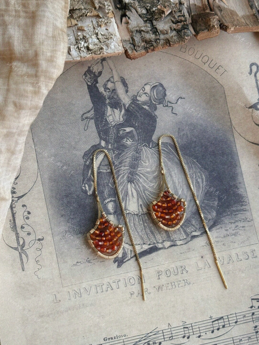 Crimson Agate Beads Geometric Earrings,Lumivault.