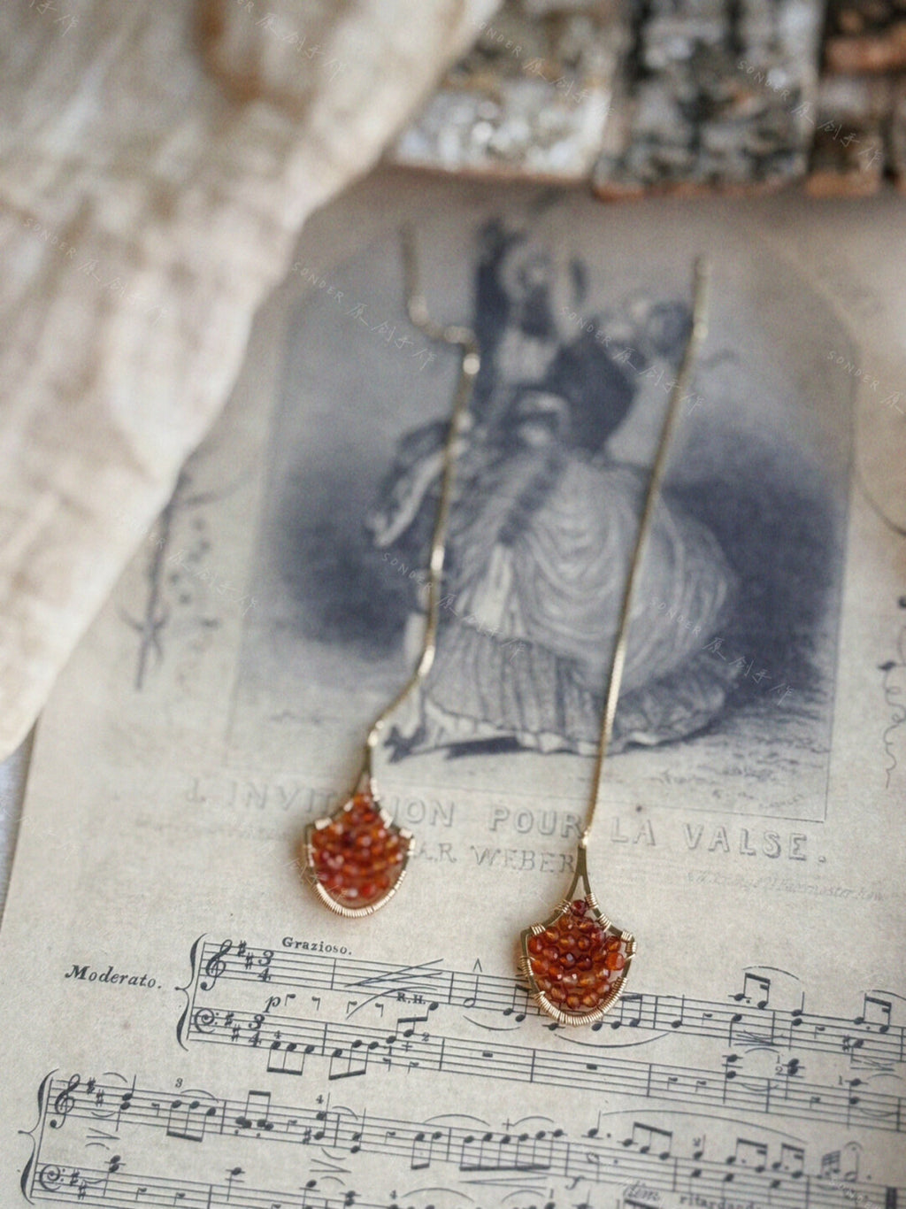 Crimson Agate Beads Geometric Earrings,Lumivault.
