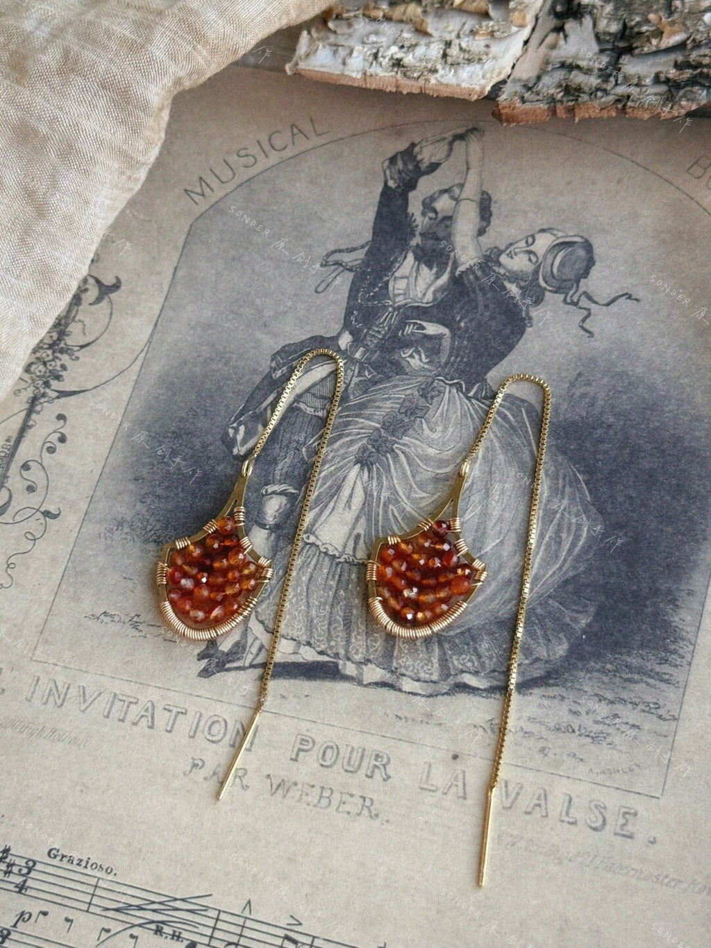 Crimson Agate Beads Geometric Earrings,Lumivault.