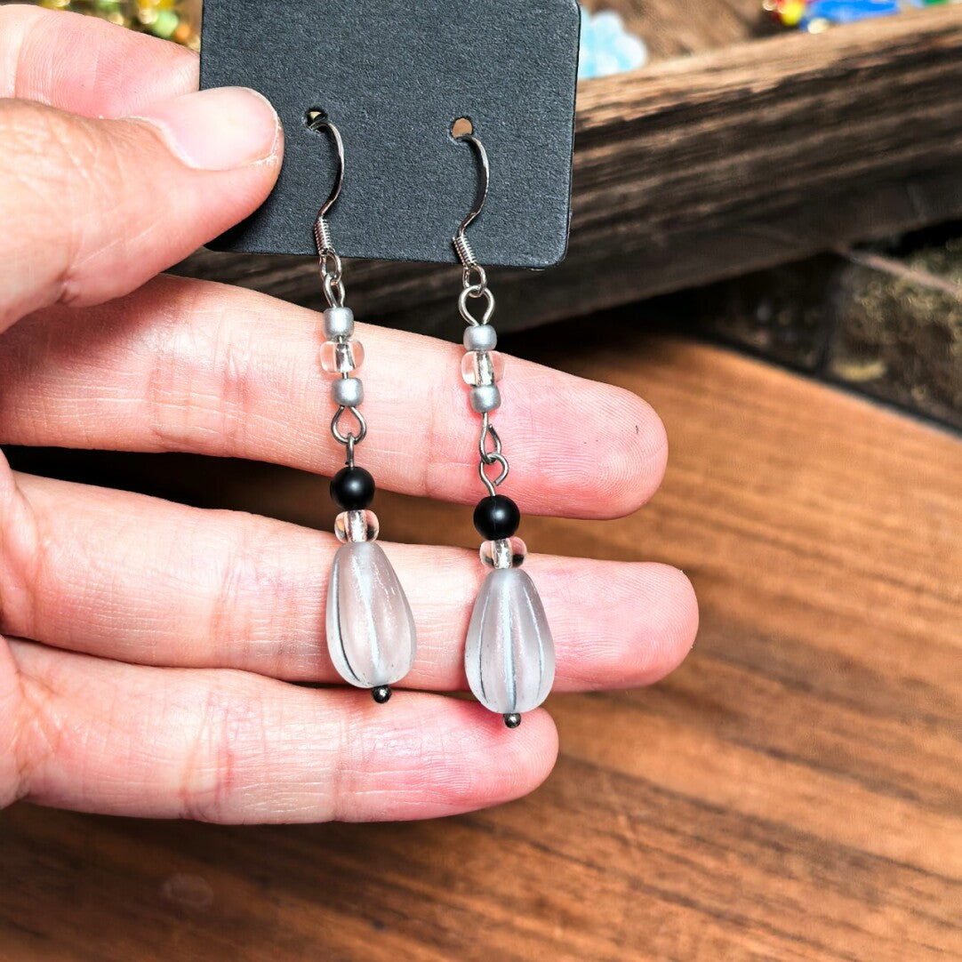 「Chinoiserie」 Gemstone Cool Matte Earrings - Lumivault