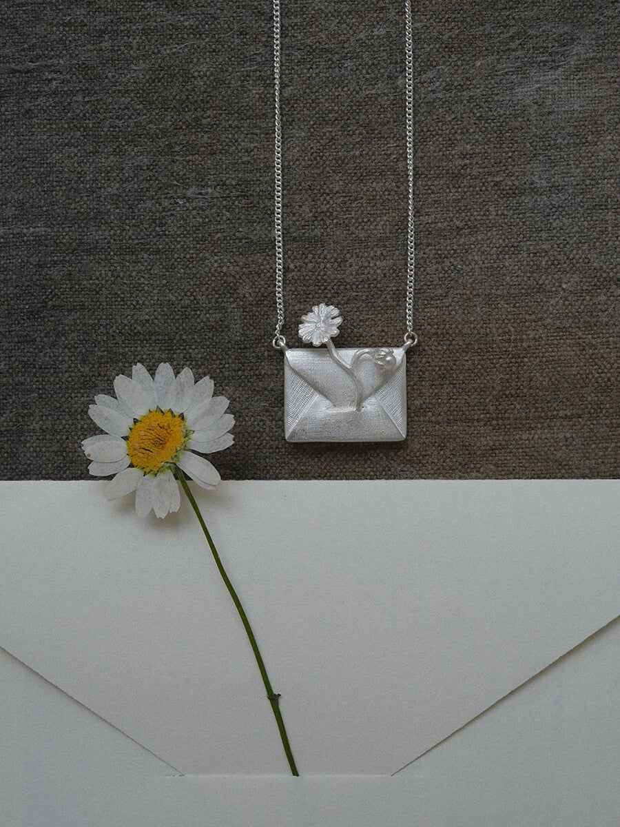 Daisy‘s Letter Silver Necklace,Lumivault.