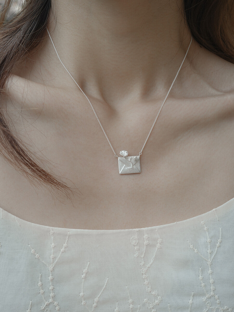 Daisy‘s Letter Silver Necklace,Necklace,Lumivault.
