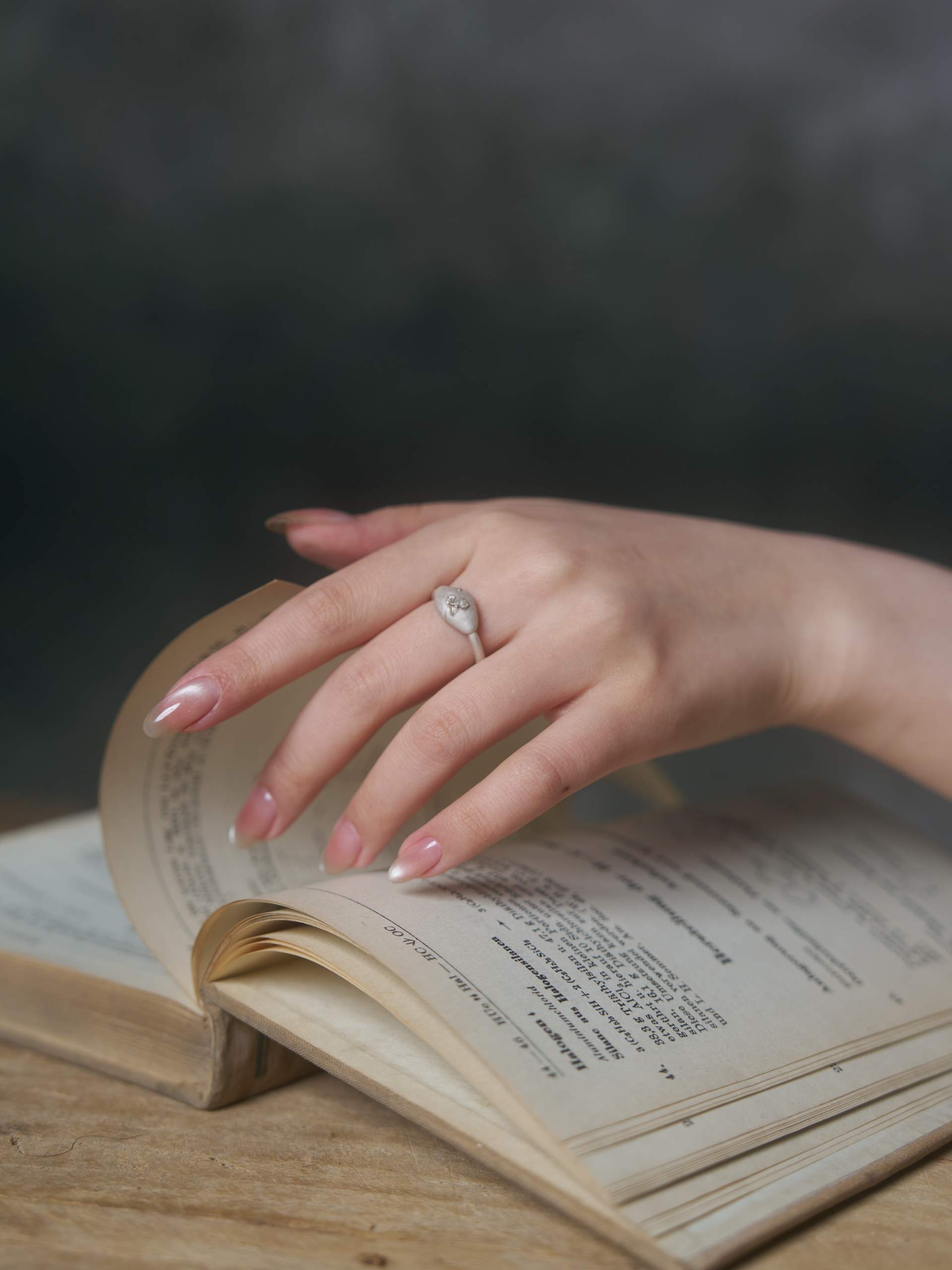 Embossed Iris Bean Open Ring,Lumivault.