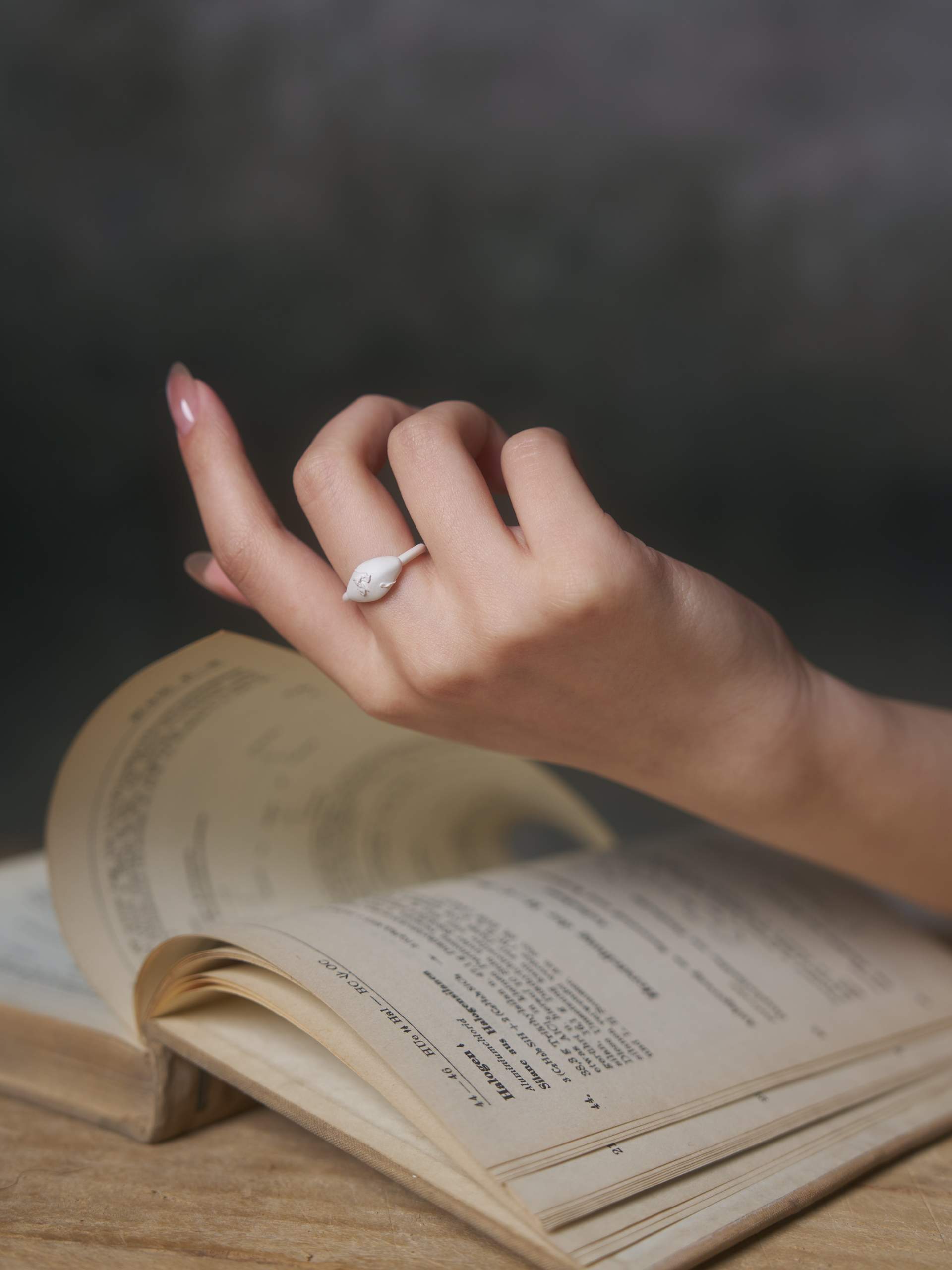 Embossed Iris Bean Open Ring,Lumivault.