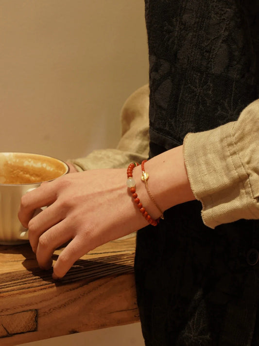 Fireworks Stars South Red Agate Beaded Bracelet - Lumivault