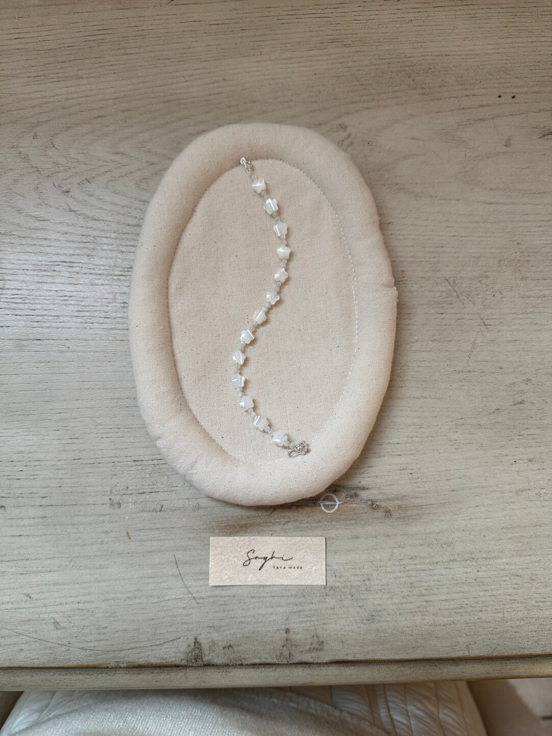 Floating Light Flower Shell Bead Bracelet,Lumivault.