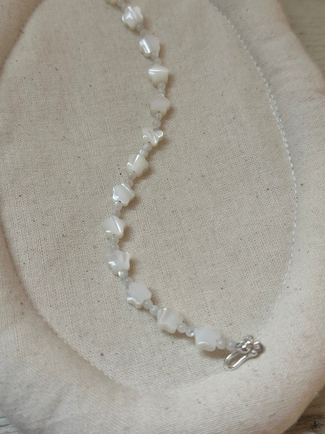 Floating Light Flower Shell Bead Bracelet,Lumivault.