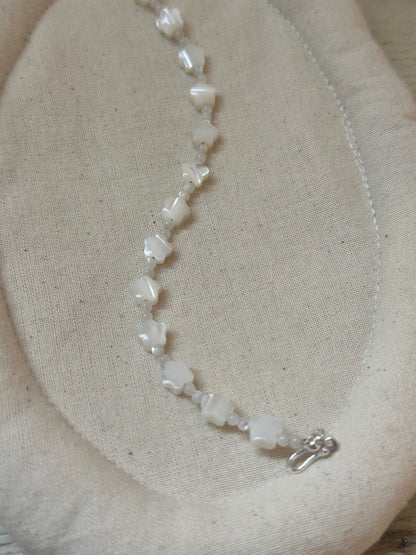 Floating Light Flower Shell Bead Bracelet - Lumivault
