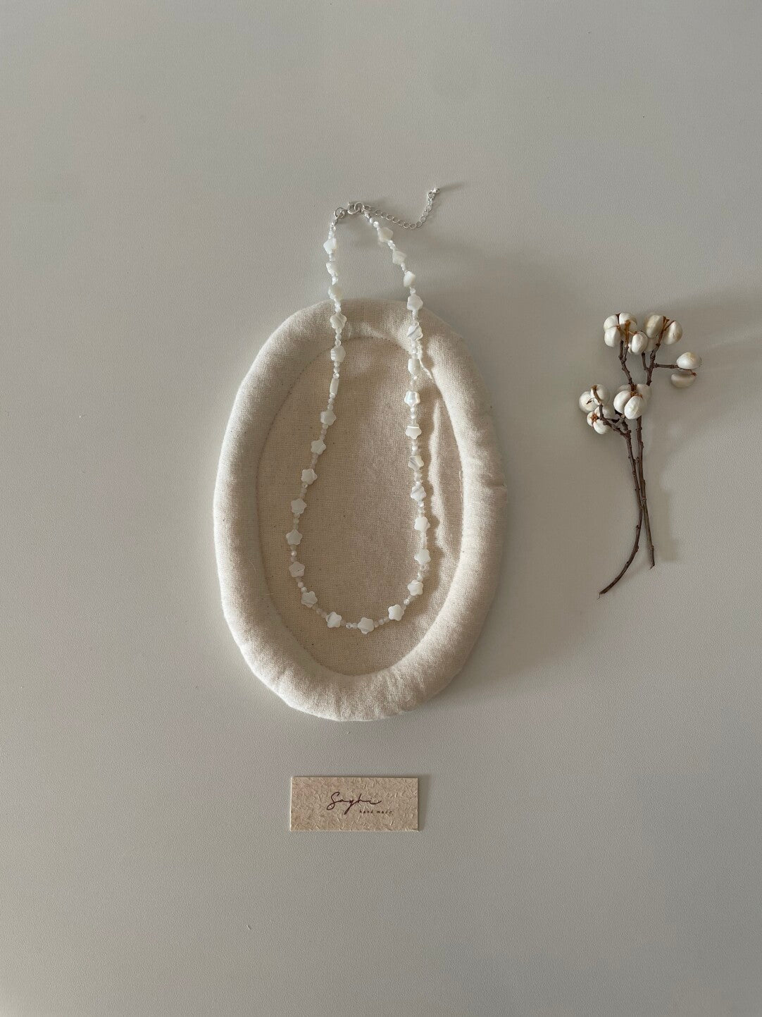 Floating Light Flower Shell Bead Necklace,Lumivault.