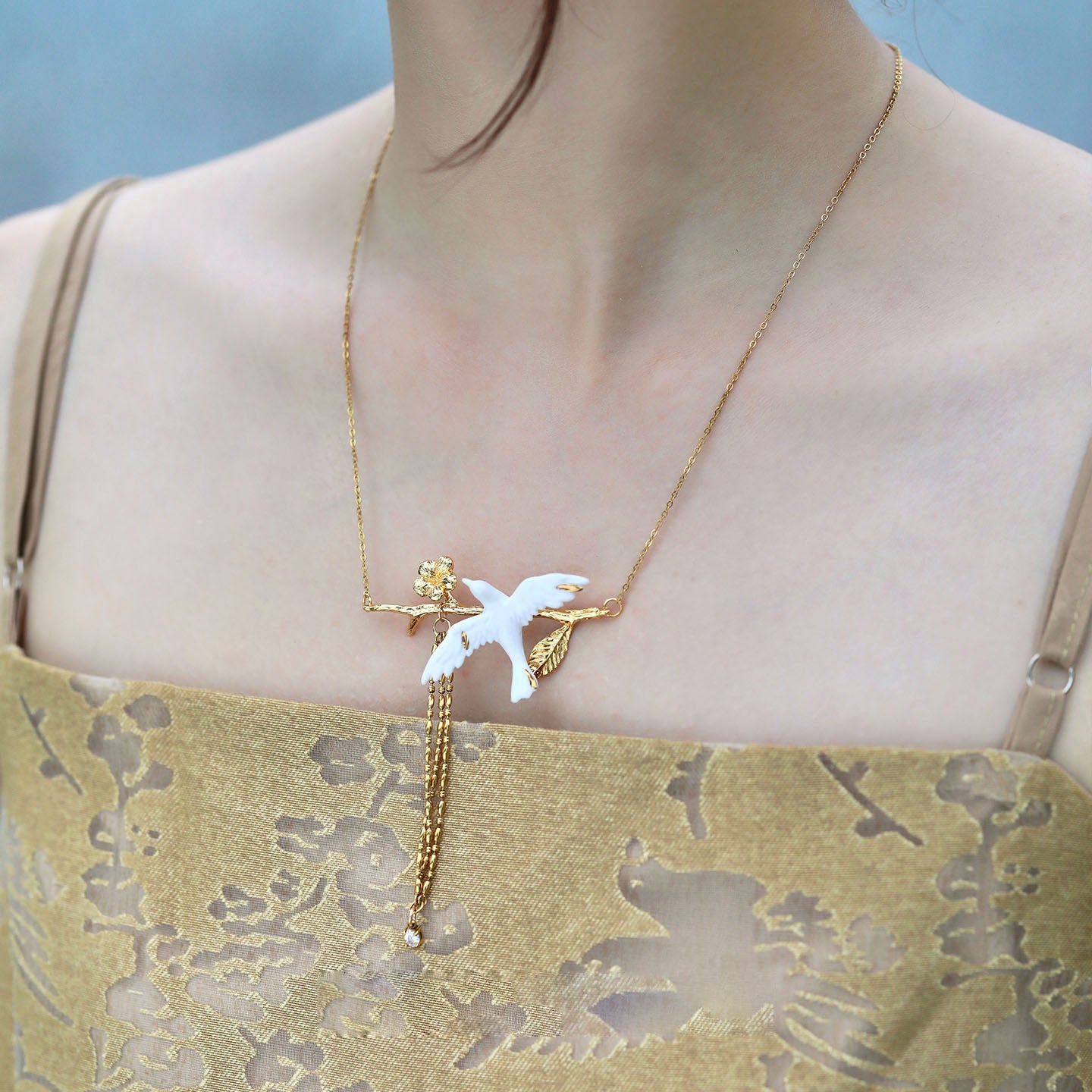 Flying Bird Ceramic Necklace,Lumivault.