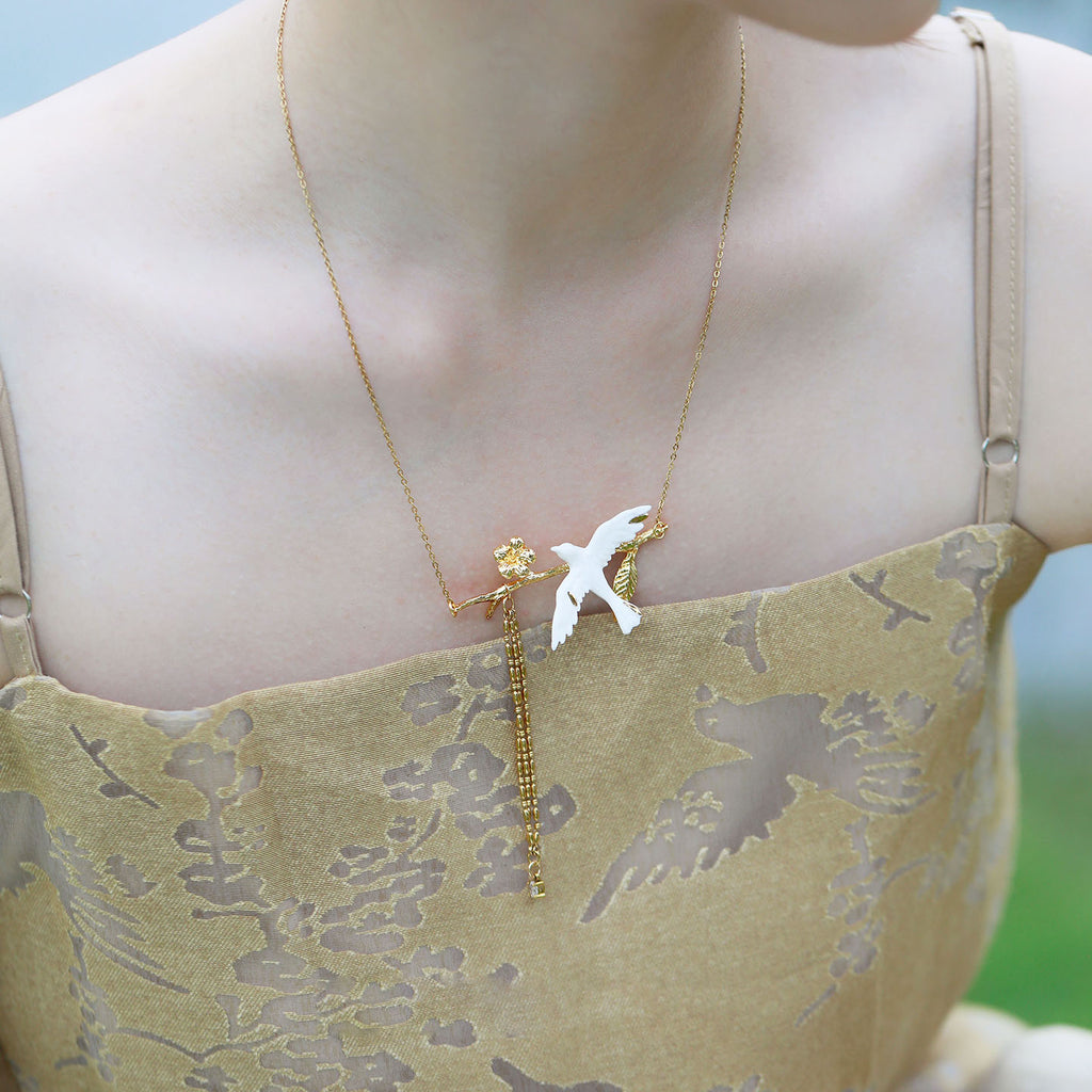 Flying Bird Ceramic Necklace,Lumivault.