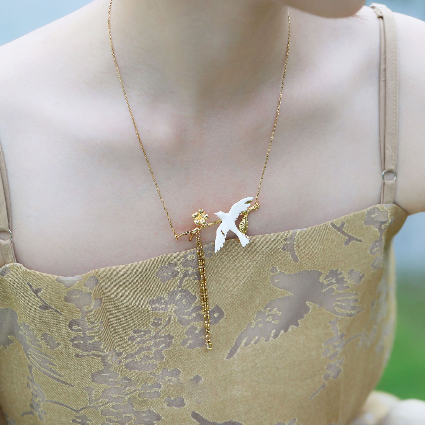 Flying Bird Ceramic Necklace,Lumivault.
