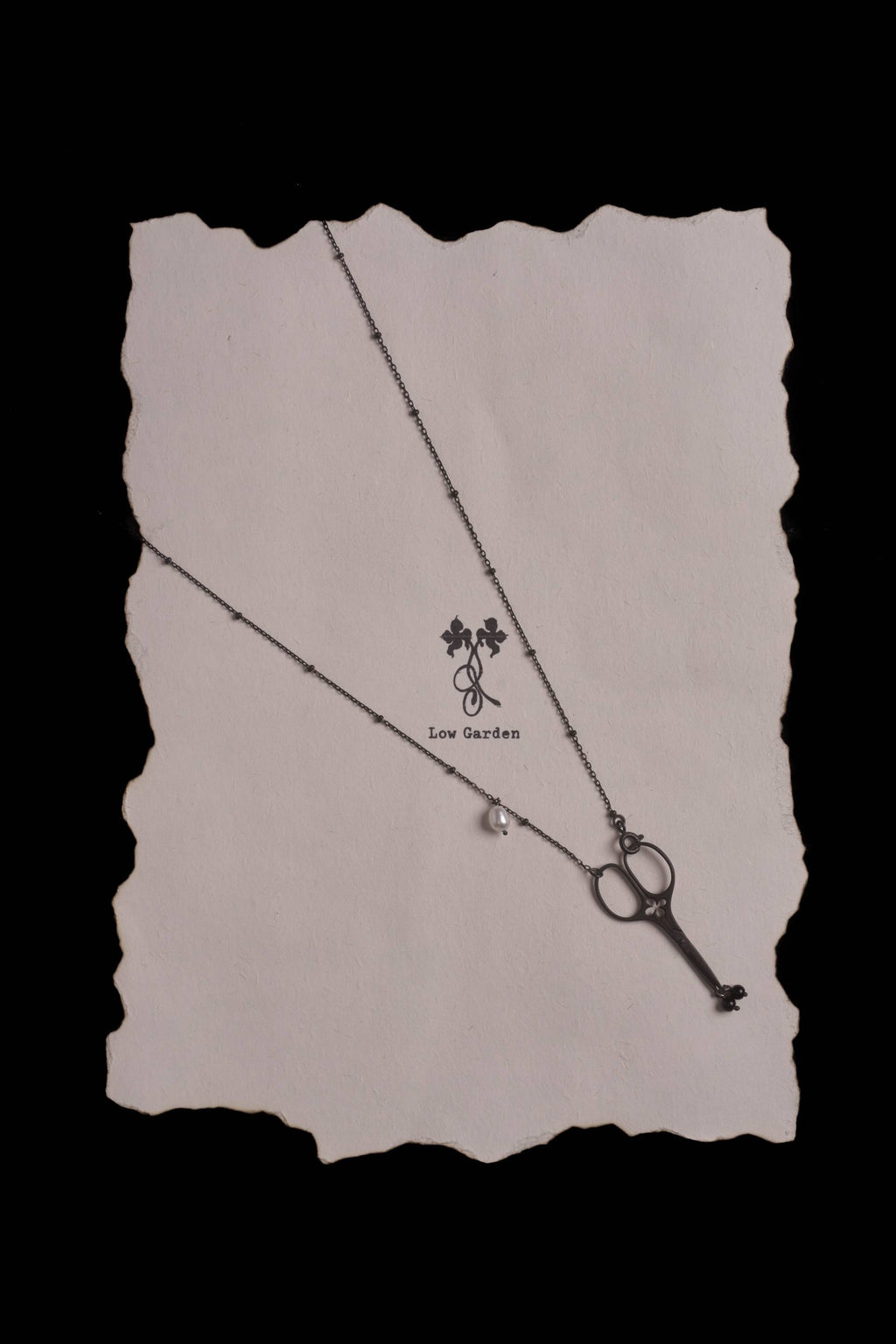 Four-Leaf Clover Scissors Obsidian Pearl Necklace,Lumivault.