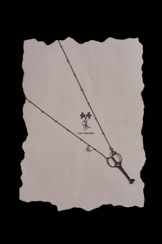 Four-Leaf Clover Scissors Obsidian Pearl Necklace