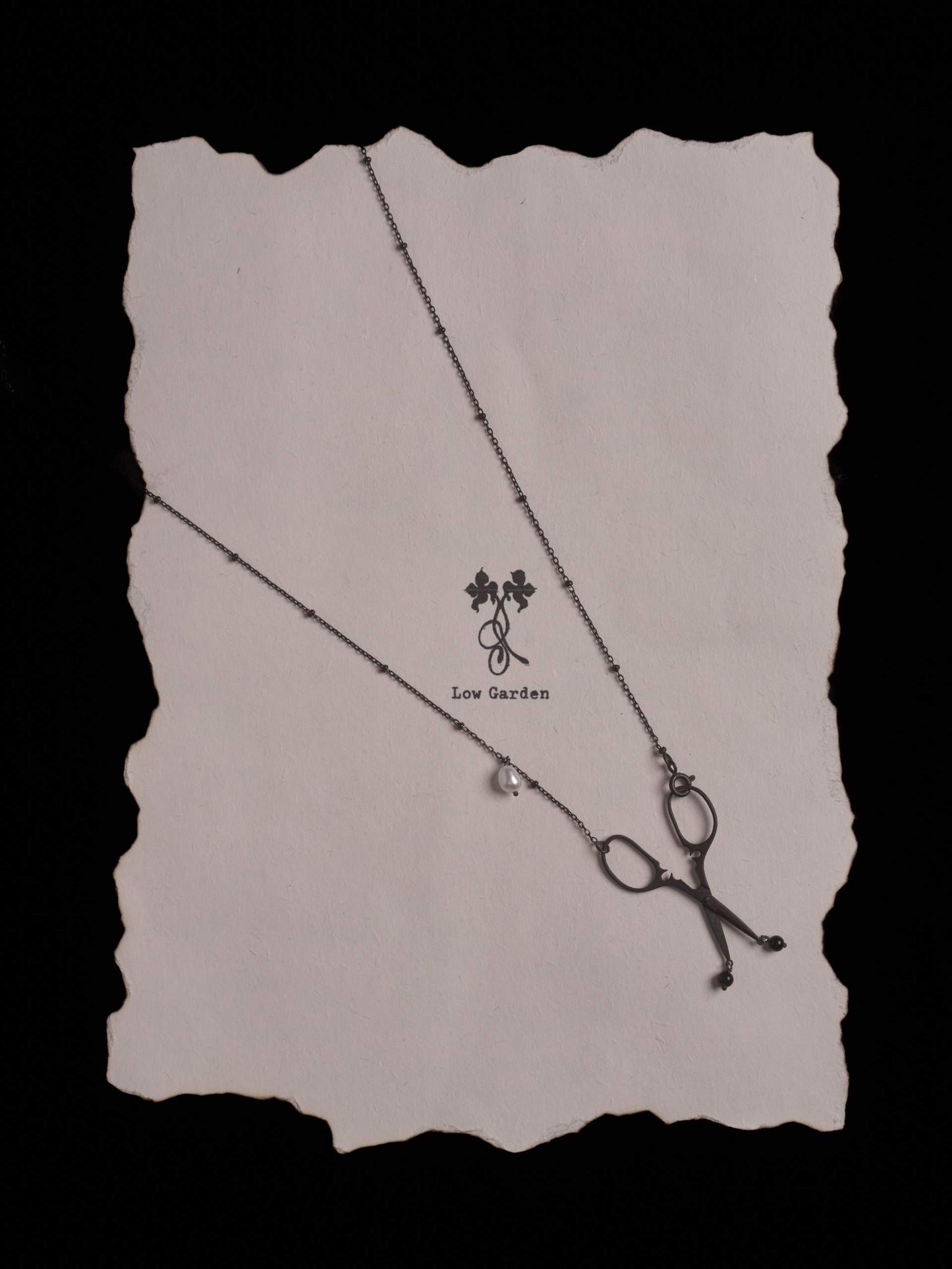 Four-Leaf Clover Scissors Obsidian Pearl Necklace