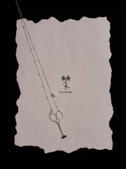 Four-Leaf Clover Scissors Obsidian Pearl Necklace