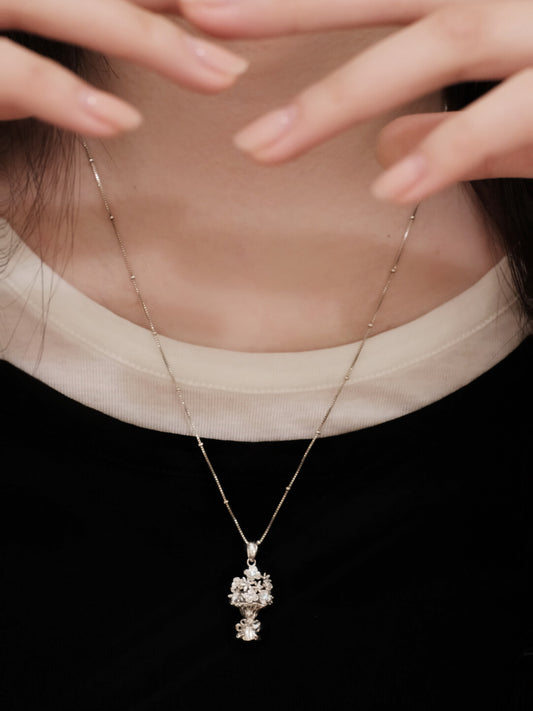 Handmade Bouquet Luxury Necklace - Lumivault