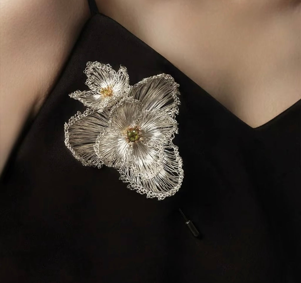 Handmade Flower Luxury Brooch,White,Lumivault.