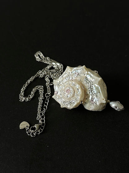 Handmade Starry Conch Necklace