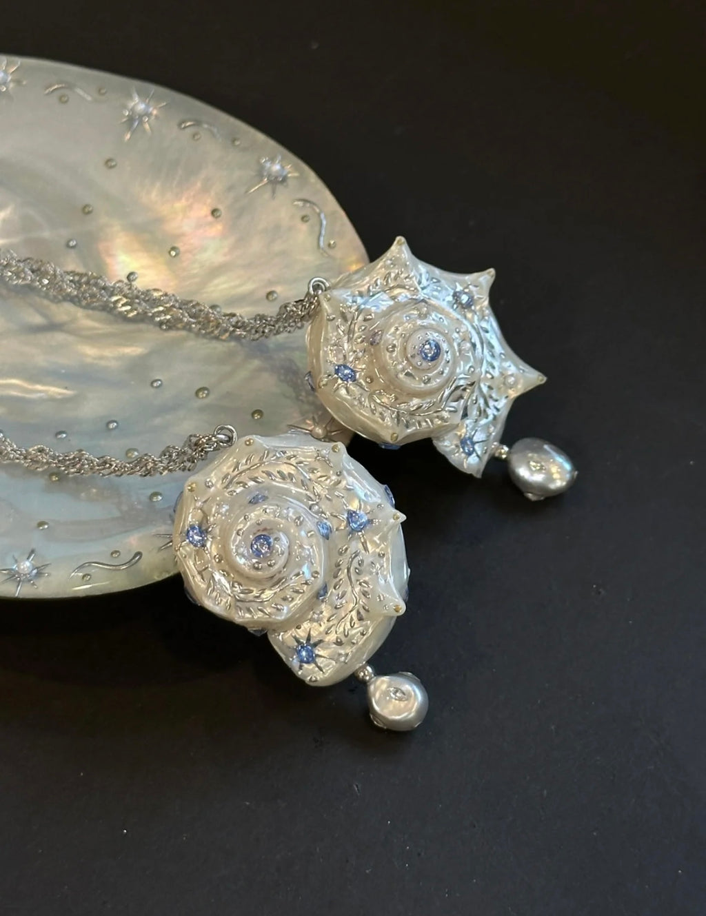 Handmade Starry Conch Necklace,Deep Blue Diamond,Lumivault.