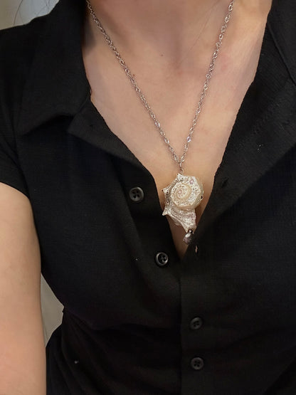 Handmade Starry Conch Necklace