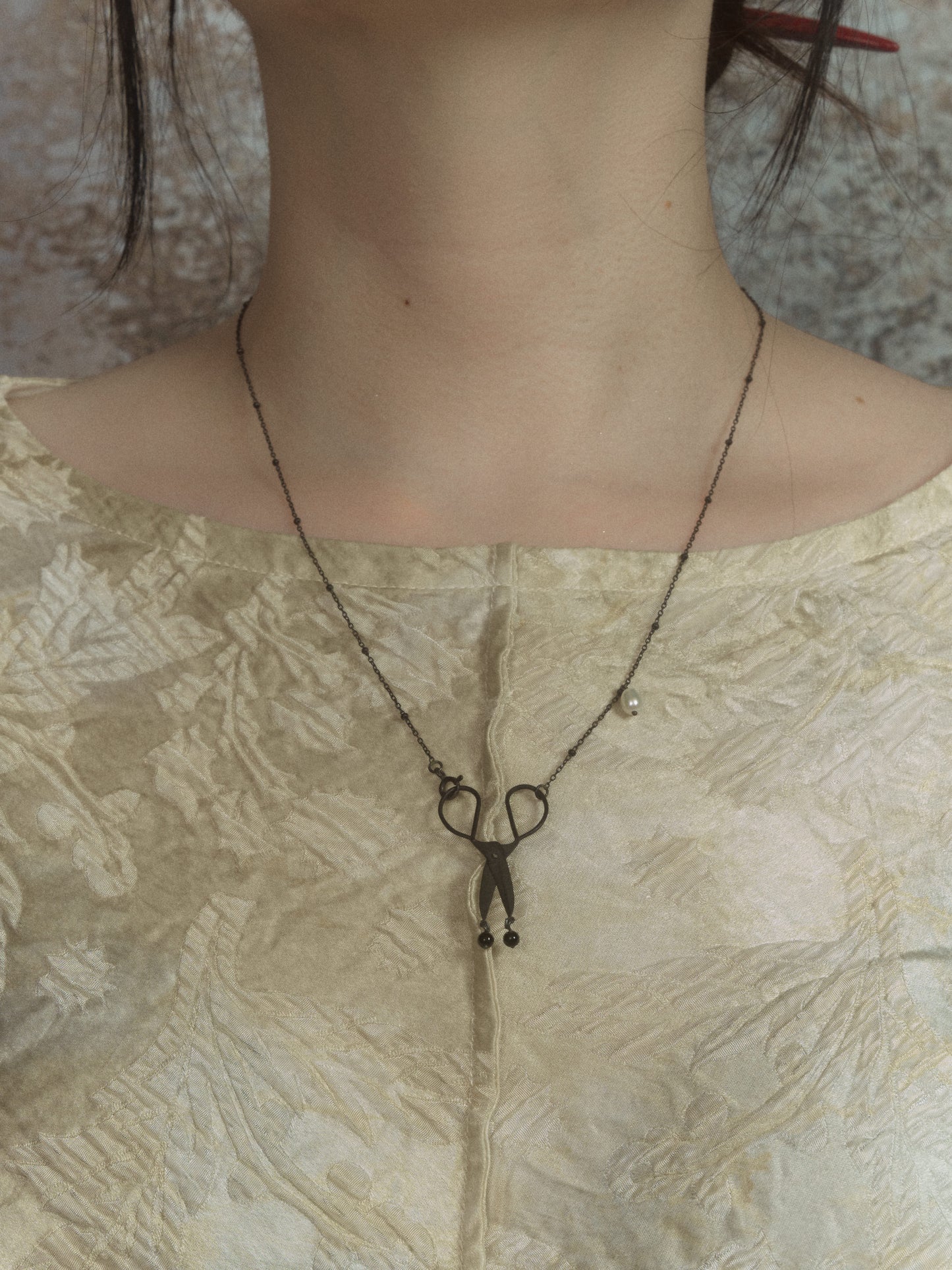 Lost Ccissors Pearl Necklace