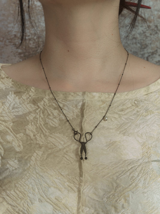 Lost Ccissors Pearl Necklace