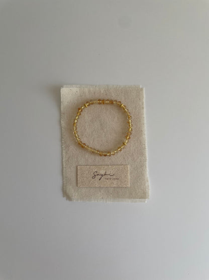 Moon & Stars Natural Crystal Beaded Bracelet - Lumivault