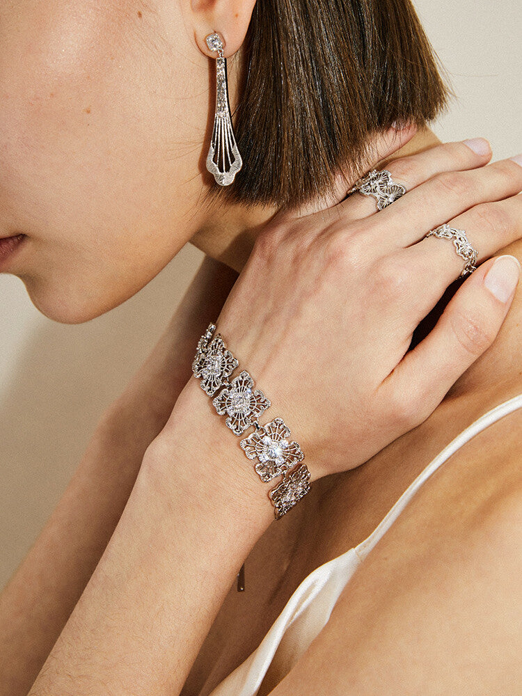 Mouhoodland Lace Cross Flower Bracelet,Lumivault.