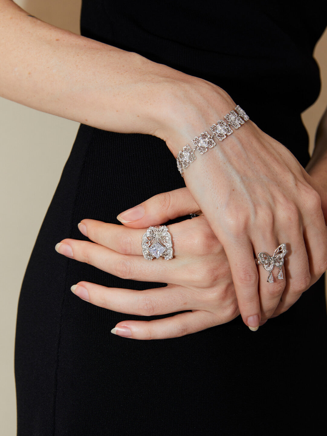 Mouhoodland Lace Cross Flower Bracelet,Lumivault.
