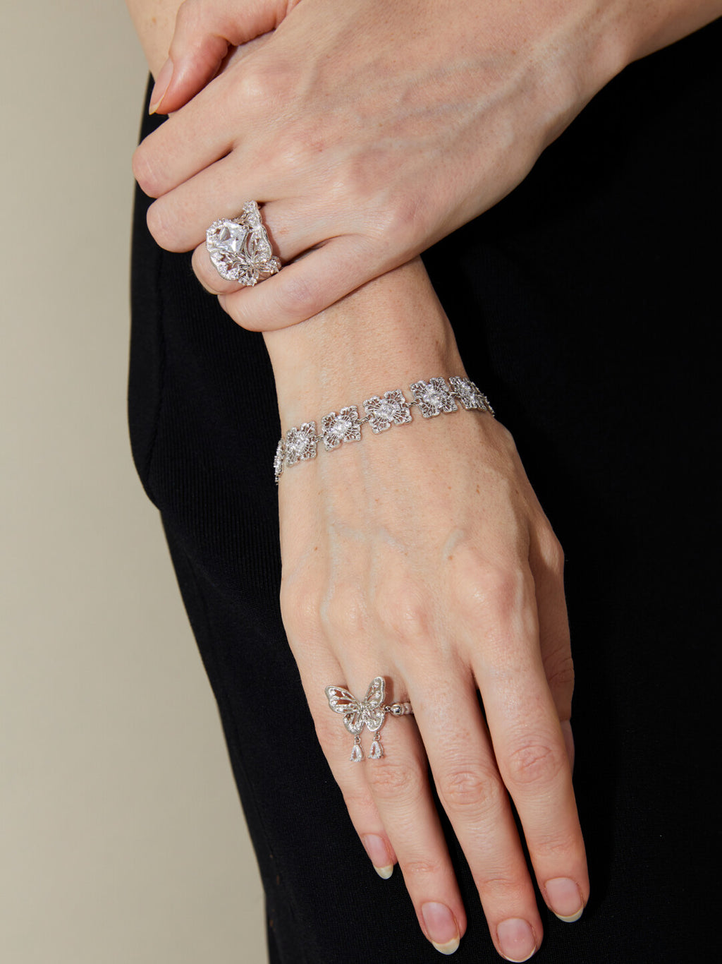 Mouhoodland Lace Cross Flower Bracelet,Lumivault.