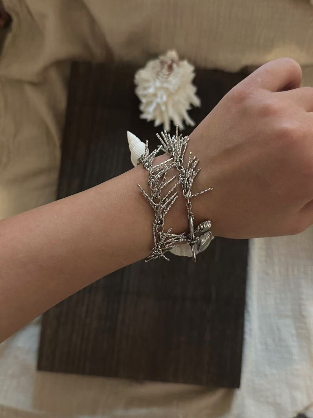 Mousse Cake Conch Pendant Bracelet,Lumivault.